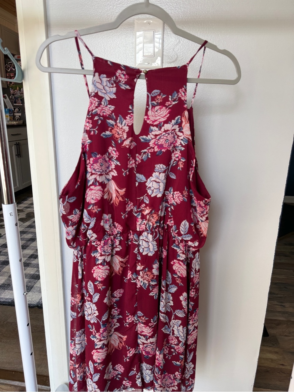 Women's Floral Halter Dress - Burgundy Pink